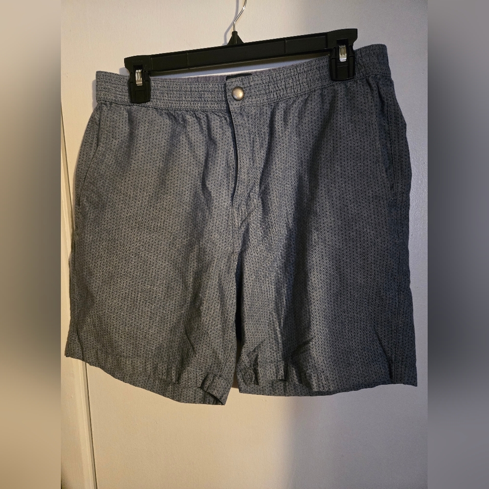 J. Crew Men's Patterned Blue Flat-Front Shorts Size M
